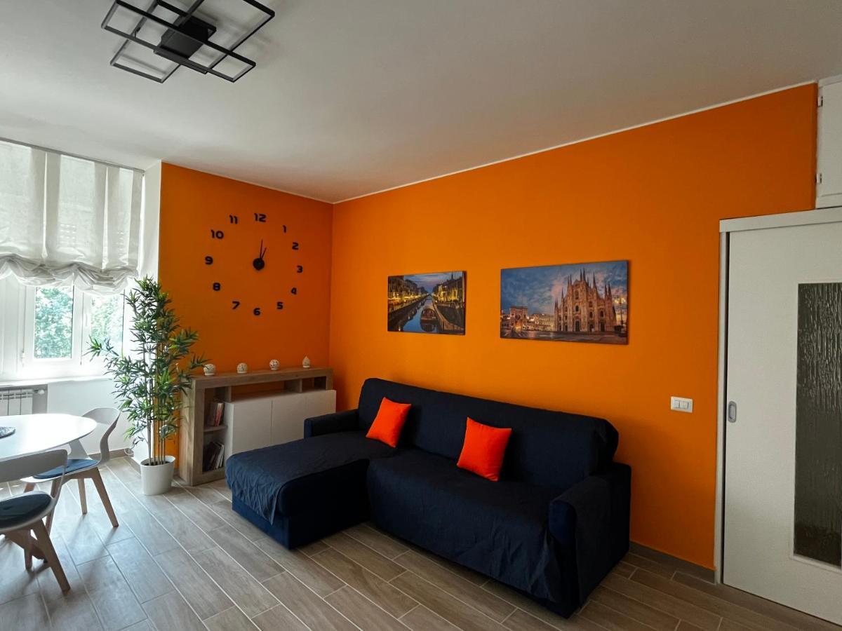 The Bright Place: Wide And Modern In Apartment Mailand